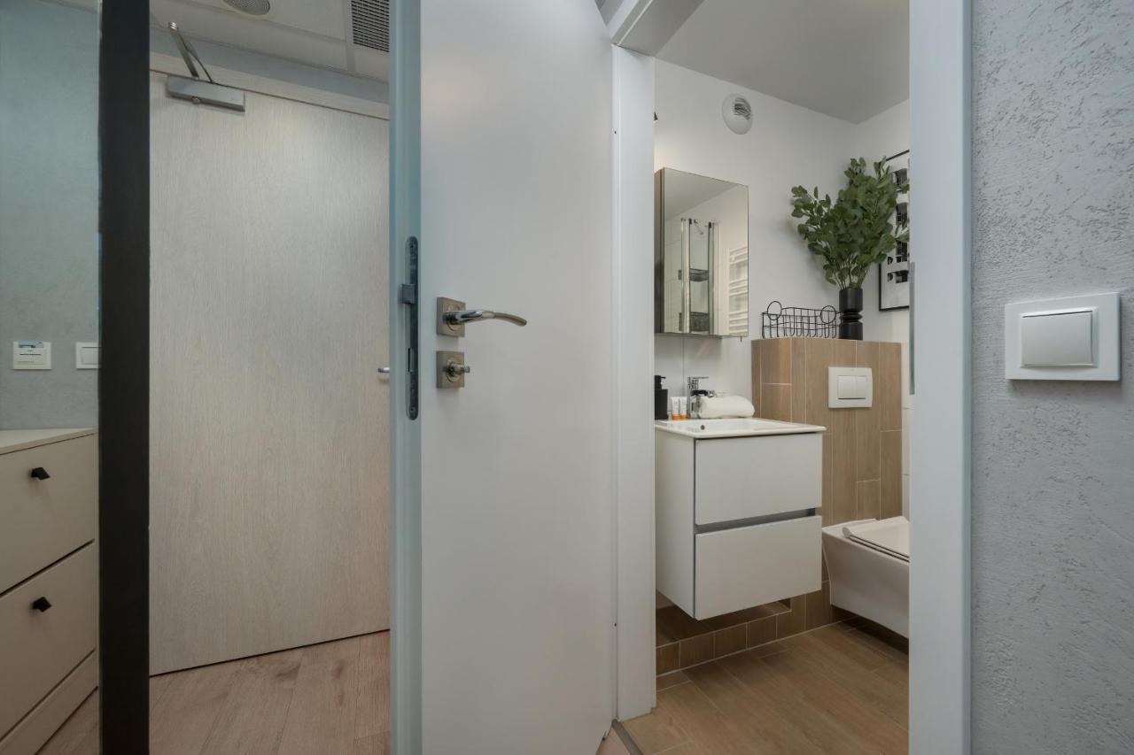 Trendy Studios With Home Office Near Wroclaw Main Station By Noclegi Renters Εξωτερικό φωτογραφία