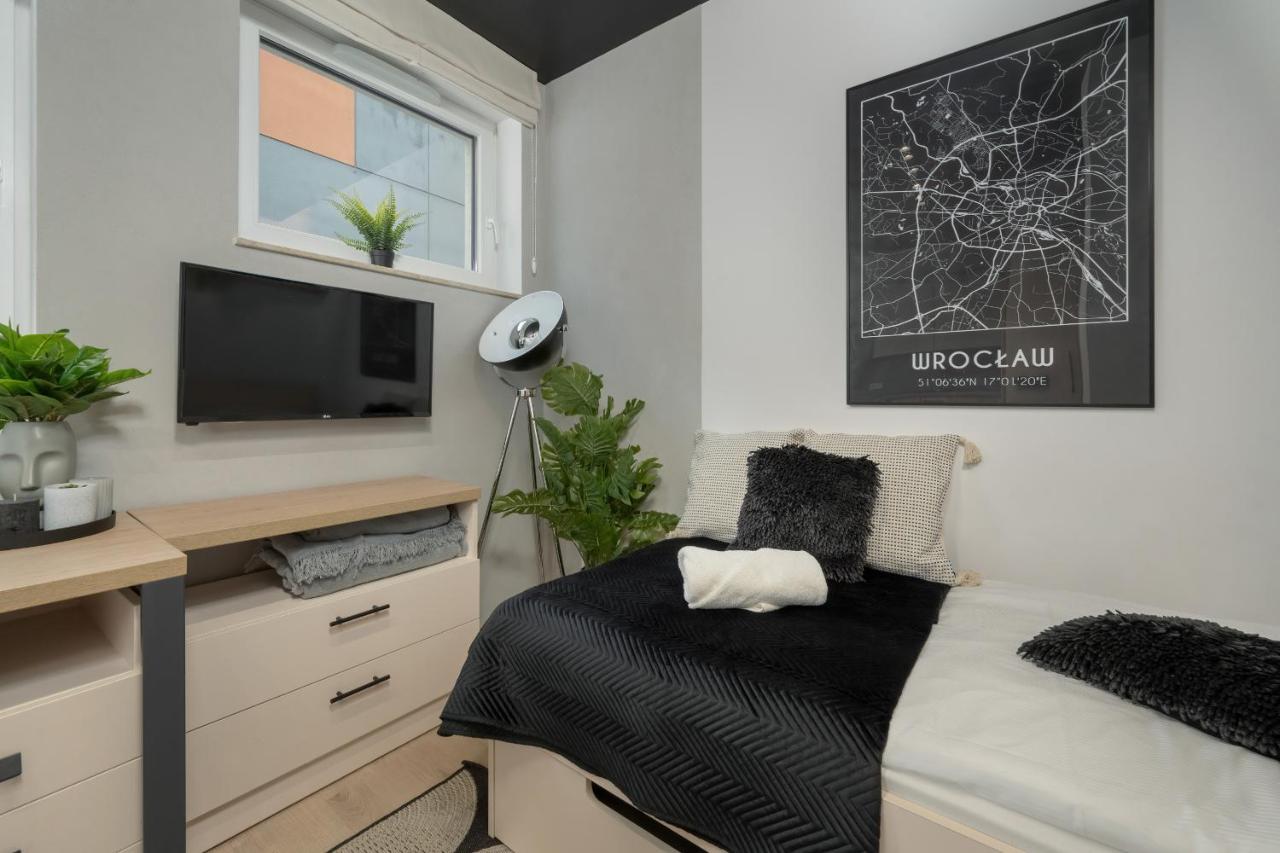 Trendy Studios With Home Office Near Wroclaw Main Station By Noclegi Renters Εξωτερικό φωτογραφία