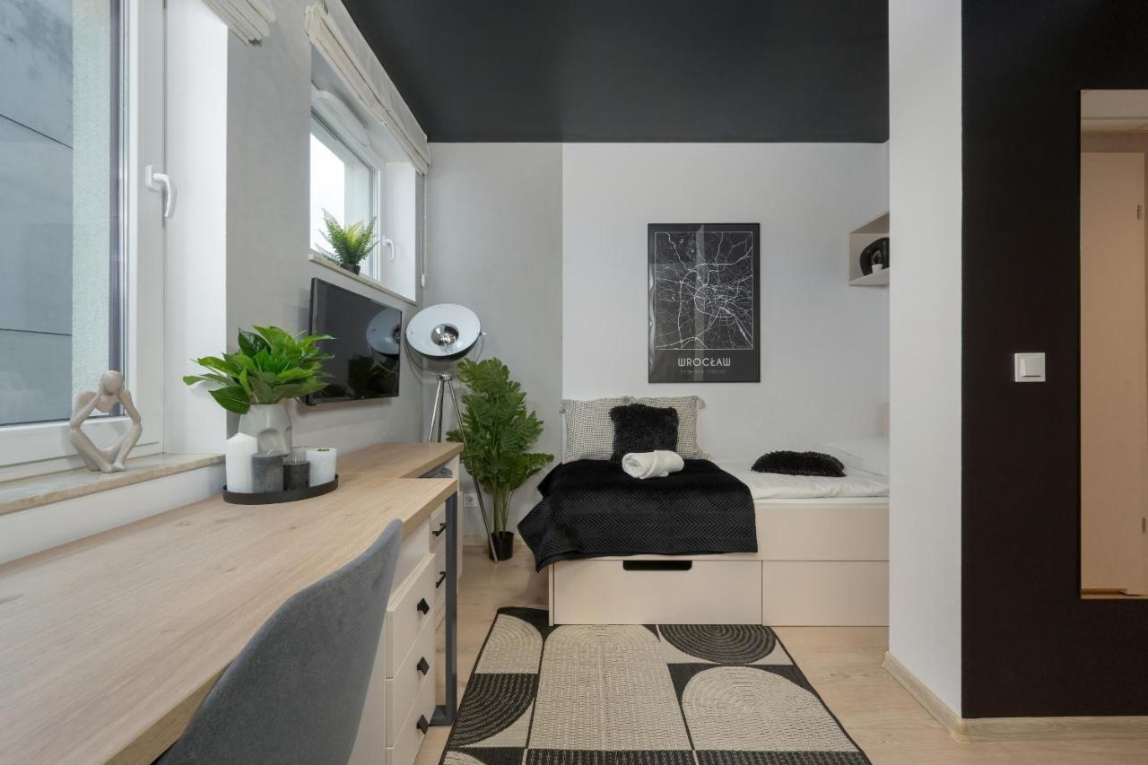 Trendy Studios With Home Office Near Wroclaw Main Station By Noclegi Renters Εξωτερικό φωτογραφία