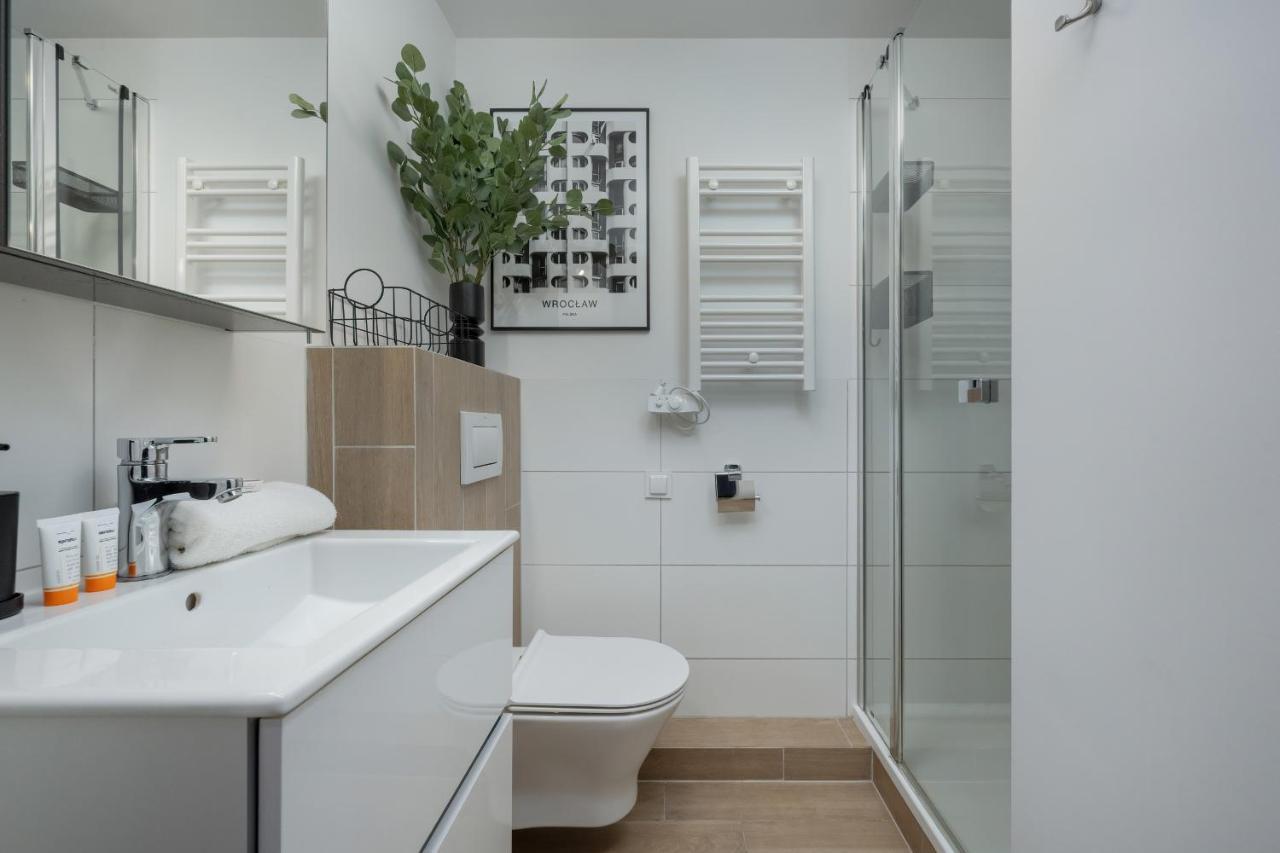 Trendy Studios With Home Office Near Wroclaw Main Station By Noclegi Renters Εξωτερικό φωτογραφία