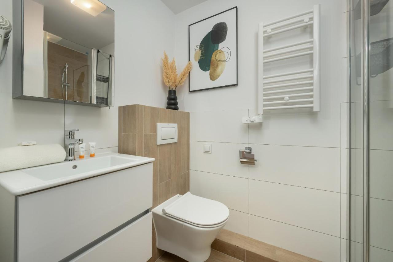 Trendy Studios With Home Office Near Wroclaw Main Station By Noclegi Renters Εξωτερικό φωτογραφία