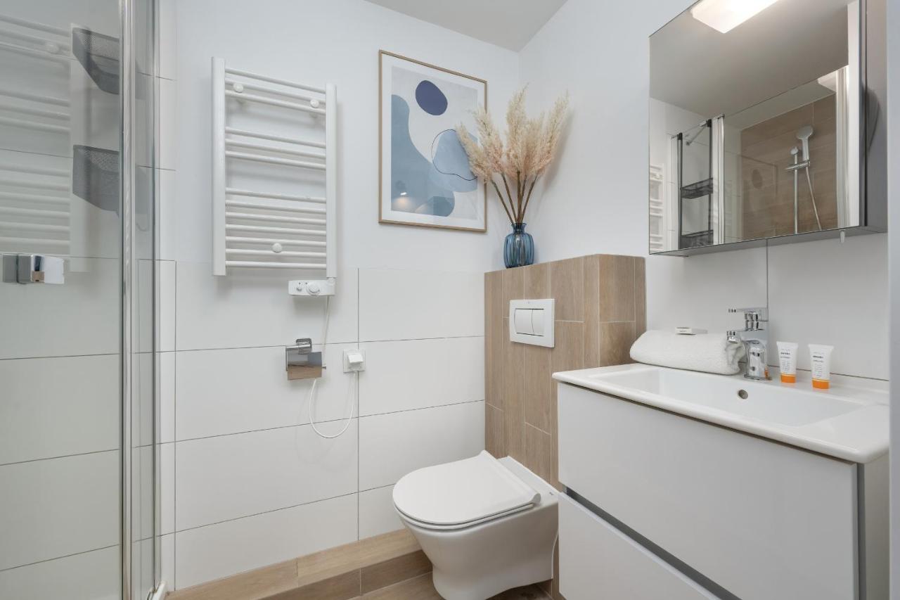 Trendy Studios With Home Office Near Wroclaw Main Station By Noclegi Renters Εξωτερικό φωτογραφία